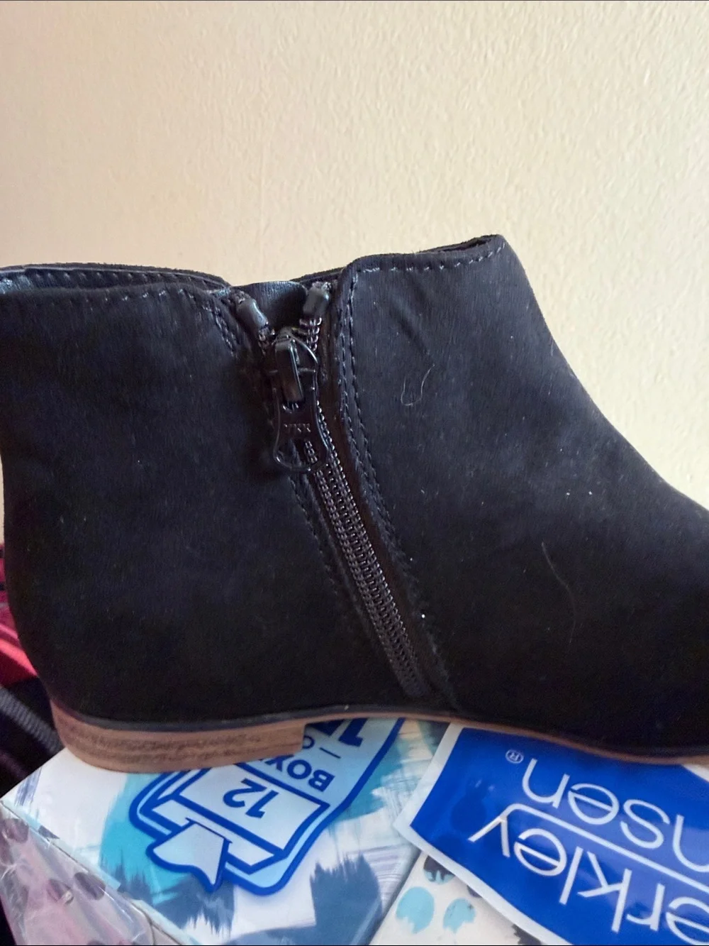 Cat and Jack girls black bootie boots size 5